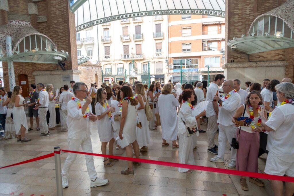 Fiesta Blanca en Mercado de Colon