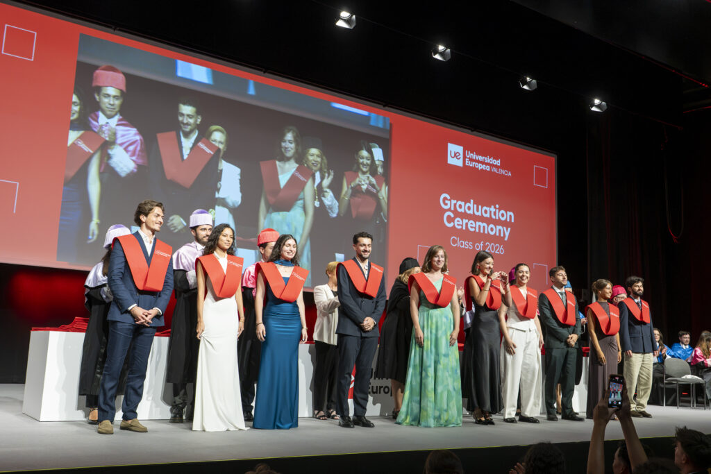 La Universidad Europea de Valencia gradúa a una nueva generación de profesionales marcada por la innovación y el impacto social 5 ODONTO BECAS