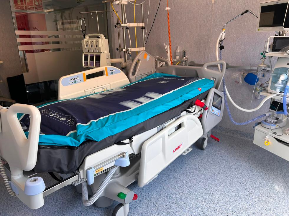 La Conselleria de Sanidad destina 250.000 euros a la renovacion de las camas de la UCI del Hospital Comarcal de Vinaros 2