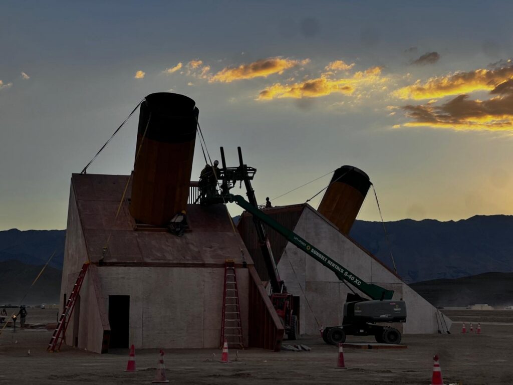Un Titanic en pleno desierto de Nevada con sello valenciano: el espectacular proyecto del cofundador de Twitch 3 Un Titanic en pleno desierto de Nevada 1