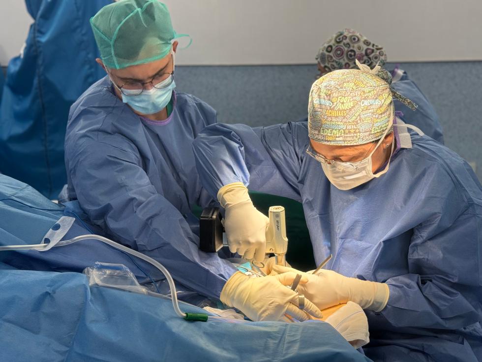 El Hospital Doctor Peset, referencia para regenerar cartílago de rodilla y tobillo con células del propio paciente 3 cirujia operacion sanidad 1